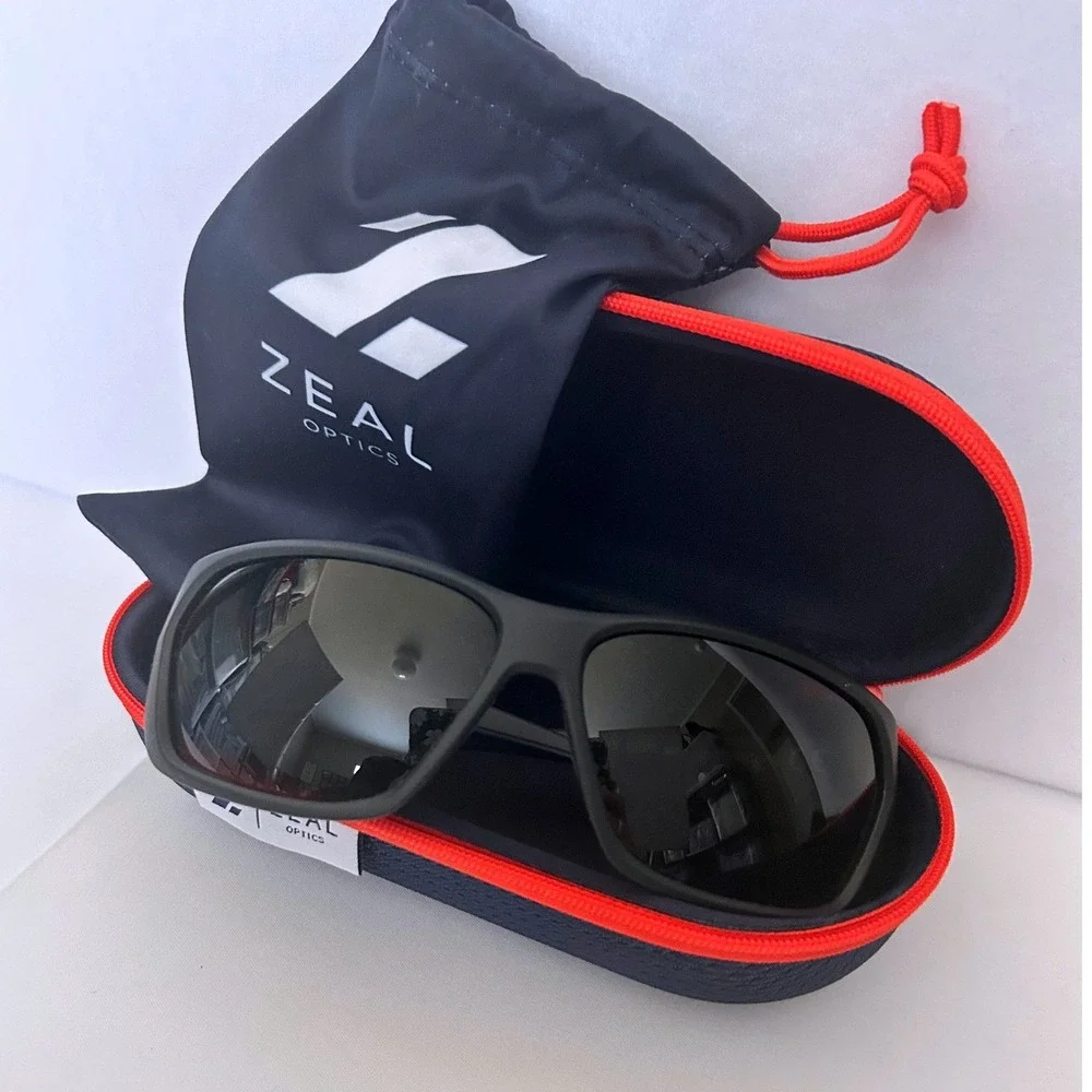Zeal Optics Caddis Sunglasses Matte‎ Black Ellume Polarized With Case